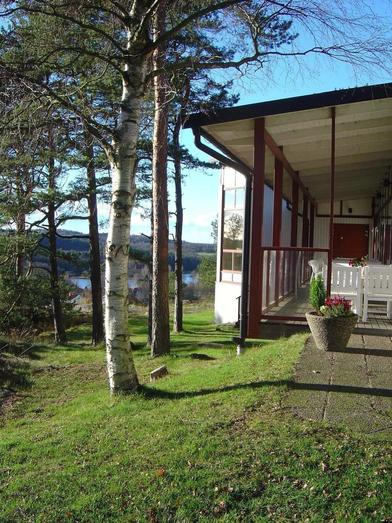 Nordiska Folkhoegskolan Bed And Breakfast Кунгэльв Экстерьер фото