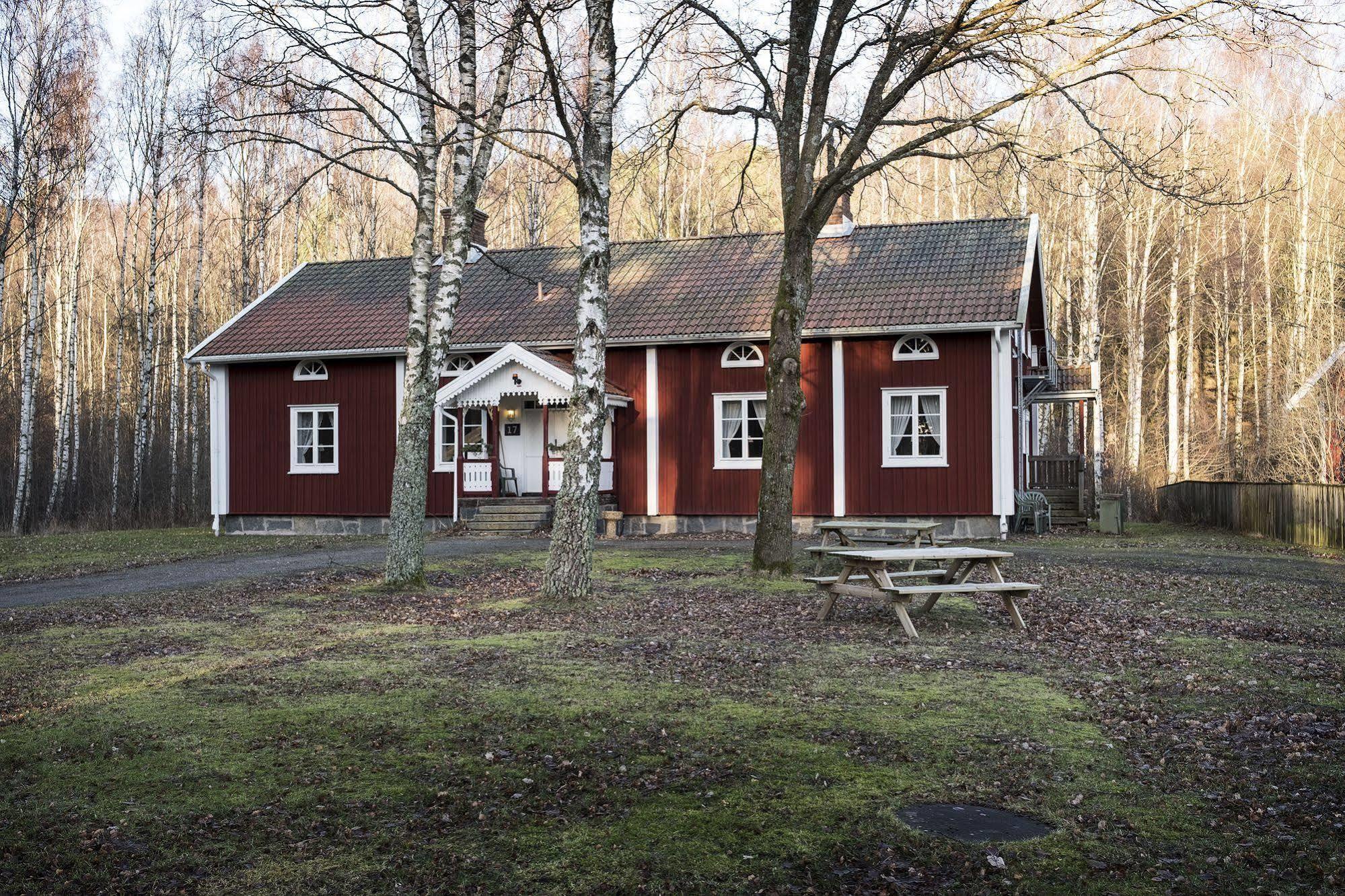 Nordiska Folkhoegskolan Bed And Breakfast Кунгэльв Экстерьер фото