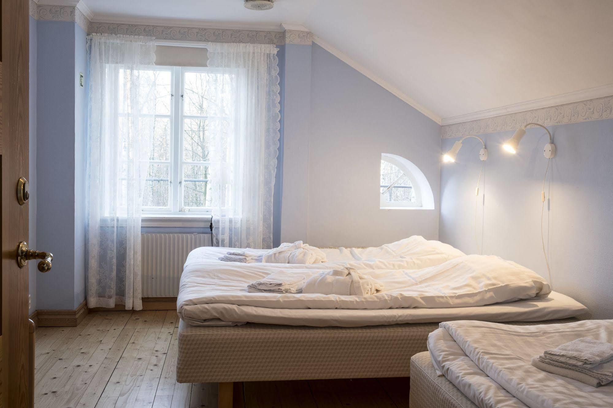 Nordiska Folkhoegskolan Bed And Breakfast Кунгэльв Экстерьер фото