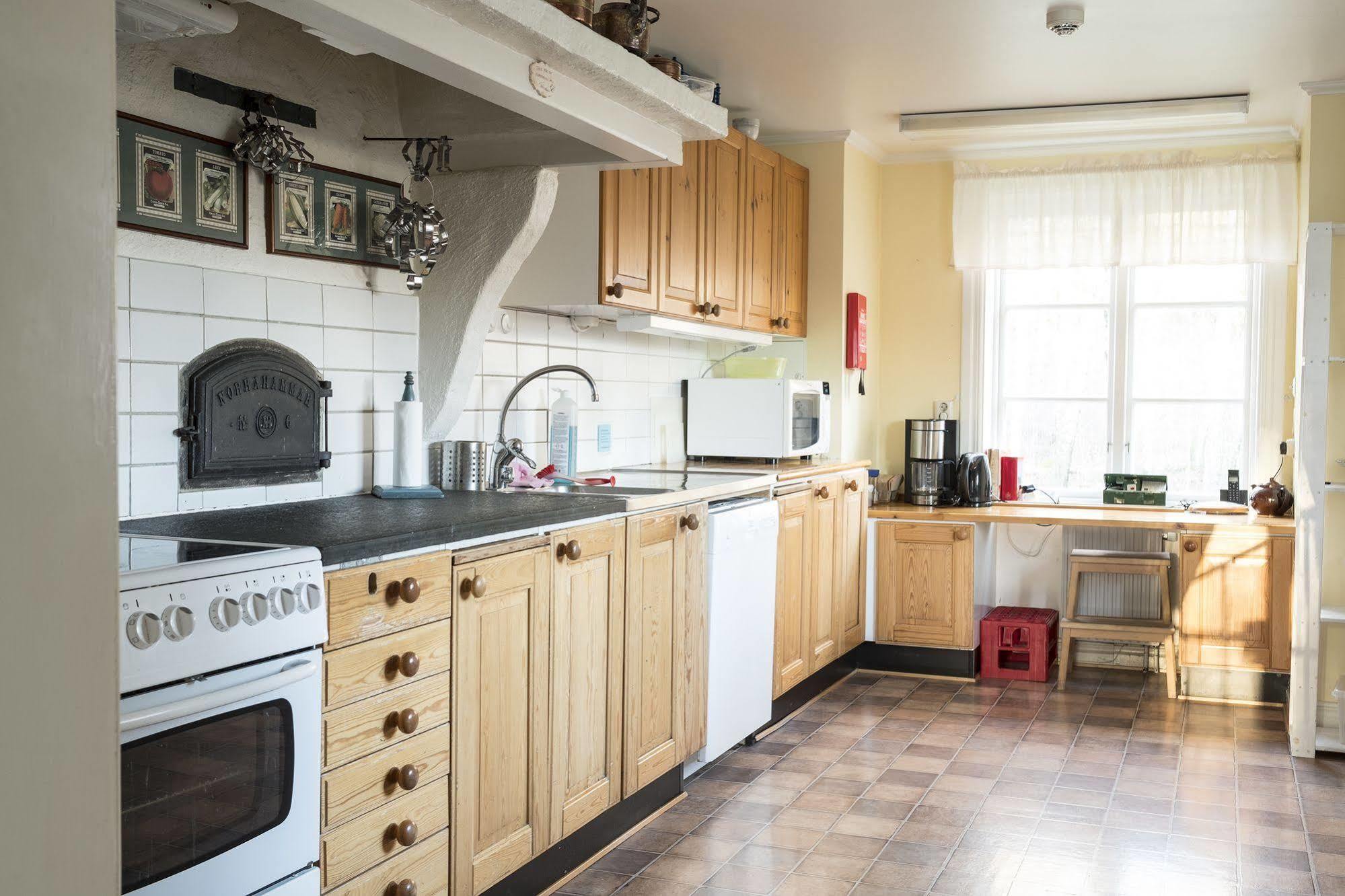 Nordiska Folkhoegskolan Bed And Breakfast Кунгэльв Экстерьер фото