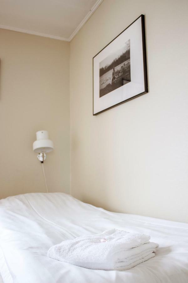 Nordiska Folkhoegskolan Bed And Breakfast Кунгэльв Экстерьер фото